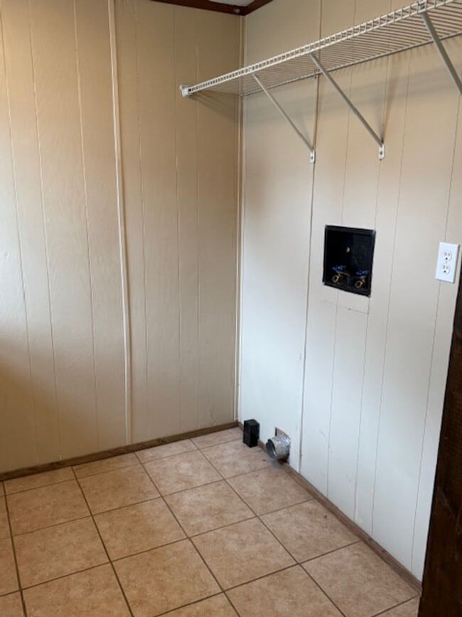 Building Photo - Greenback 37742 - 3 bed 2 bath mobile home - Lease-to-Own Option -  call Troy Adams 865-233-6949