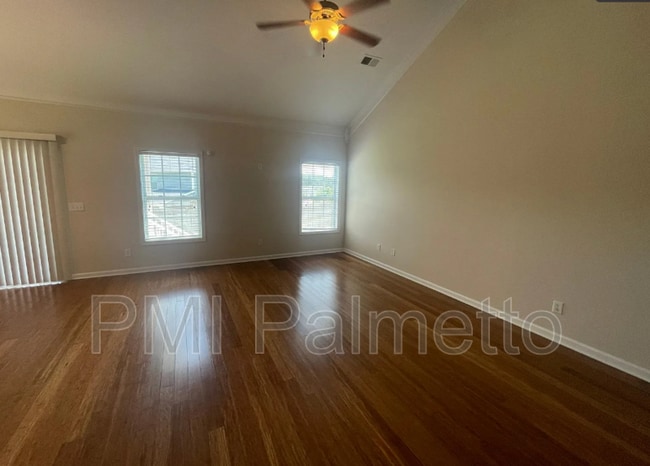 Building Photo - 121 Rossmore Dr