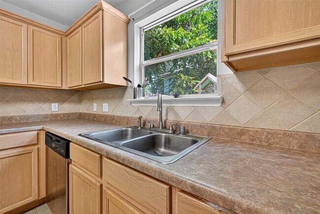 Building Photo - 11902 Rolling Stream Dr