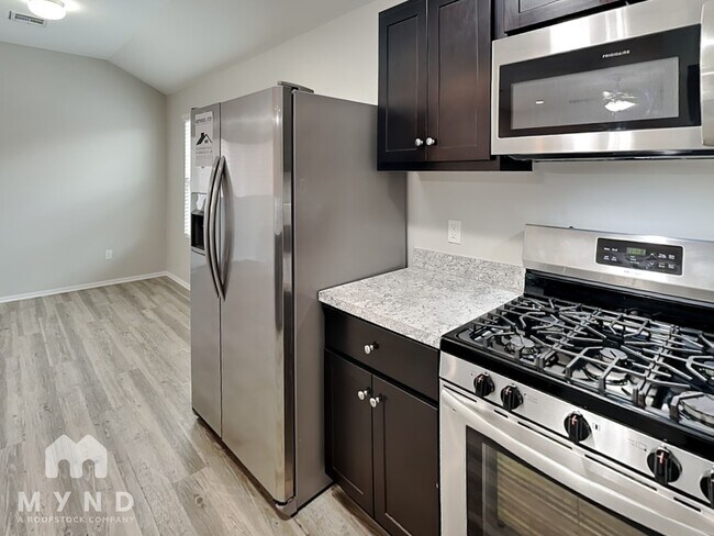 Building Photo - 10001 Sussex Pl