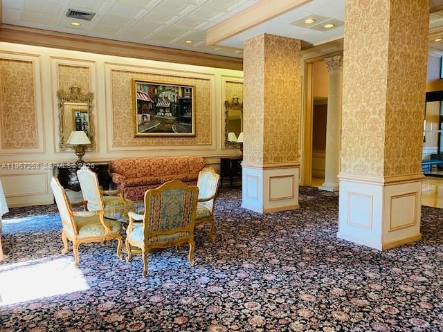 Building Photo - 2500 Parkview Dr