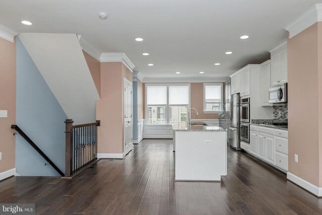 Building Photo - 3697 Ambrose Hills Rd