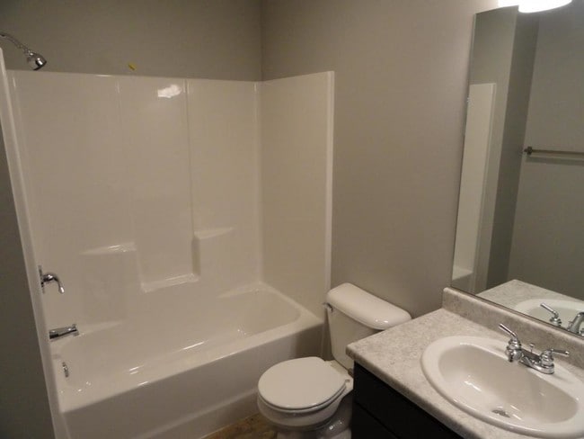 Building Photo - 1515 Ohana Ave