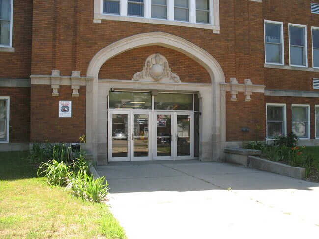 Primary Photo - Roosevelt Center
