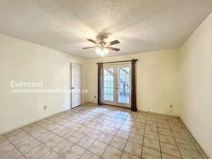 Building Photo - 8309 Wexford Dr