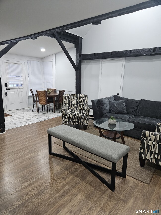 Building Photo - 901 Baldwin Rd