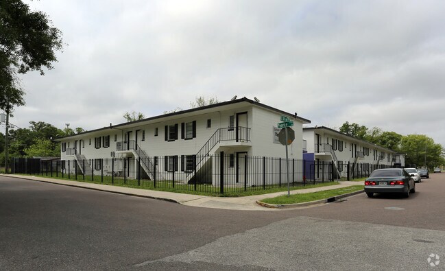 Primary Photo - Tiger Landing
