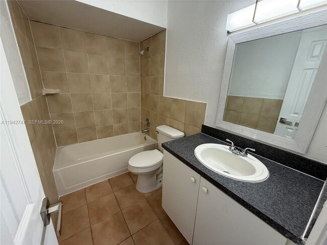 Building Photo - 420 NE 18th Ave