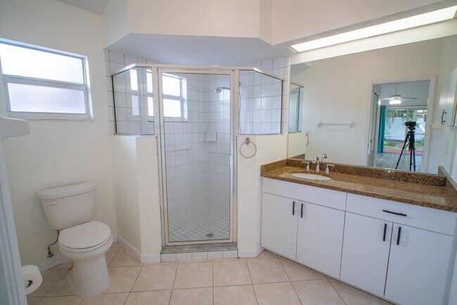 Building Photo - 7239 Rangi Dr