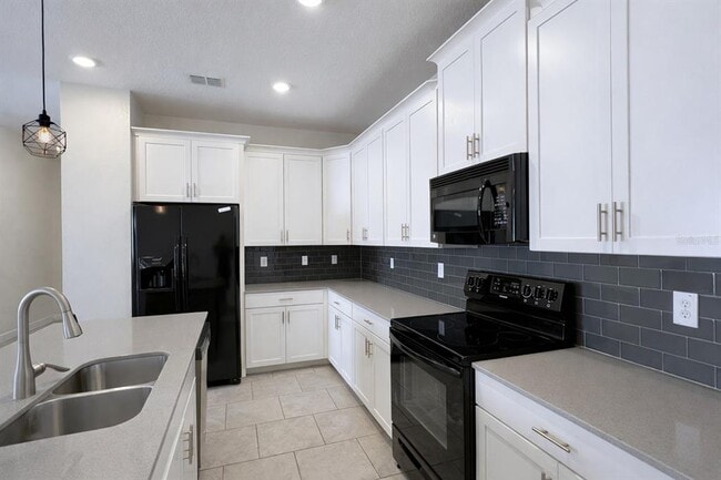 Building Photo - 3943 Cortland Dr