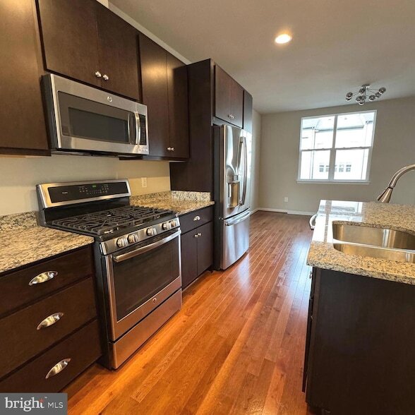 Building Photo - 42658 Alicia Terrace