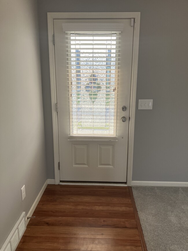 Charming front entrance - 507 Stone Arbor Trail