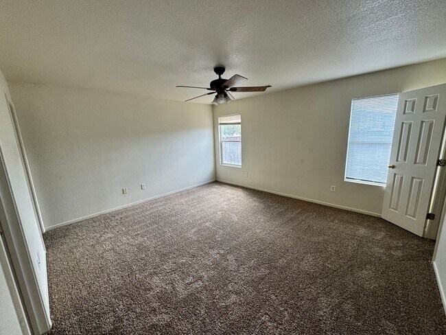 Building Photo - 9480 Canyon Meadows Dr