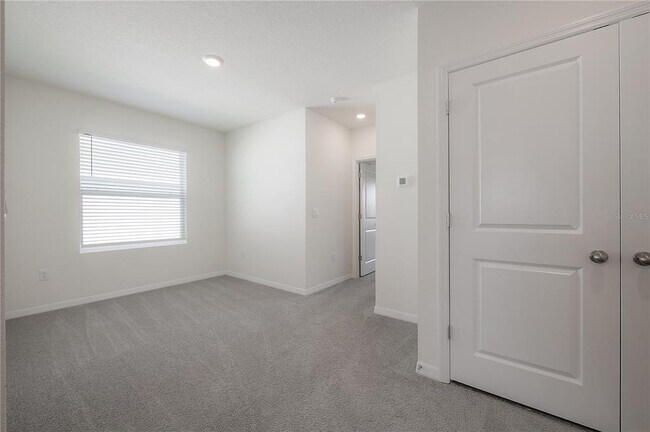 Building Photo - 16701 Maude Dr