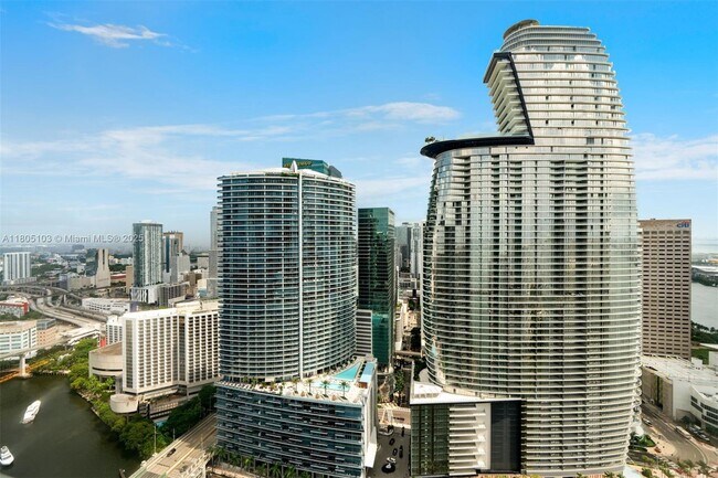 Building Photo - 475 Brickell Ave