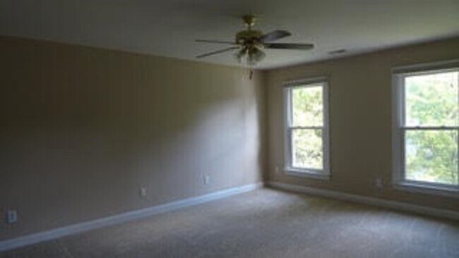 Building Photo - Beautiful home in Seaford