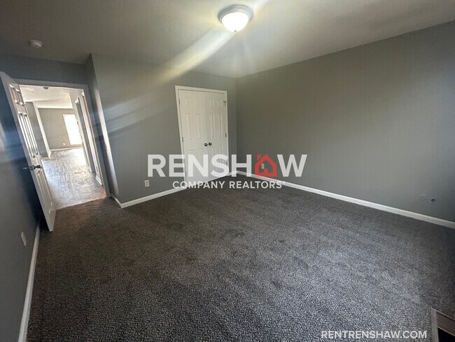 Building Photo - 157 Cloverdale St