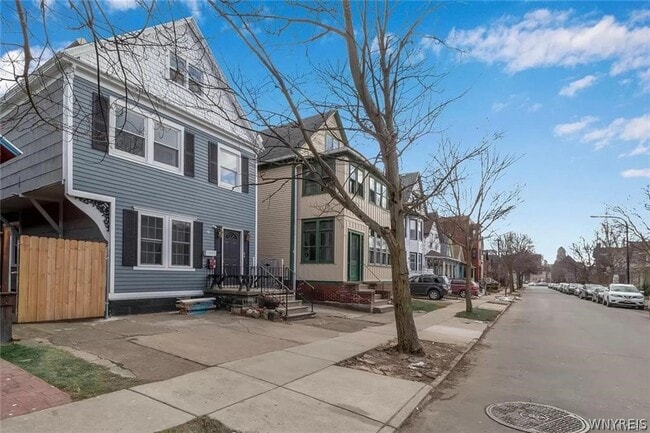 Primary Photo - 41 Mariner St