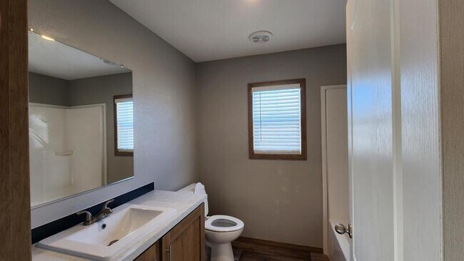 Building Photo - 11 Andreasen Dr