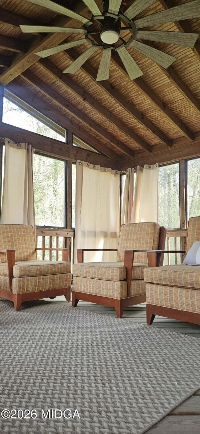 Building Photo - 912 Dogwood Cir