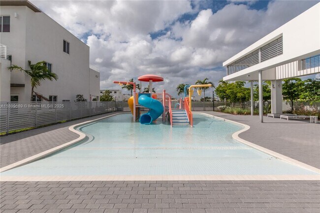 Building Photo - 10245 NW 63rd Terrace