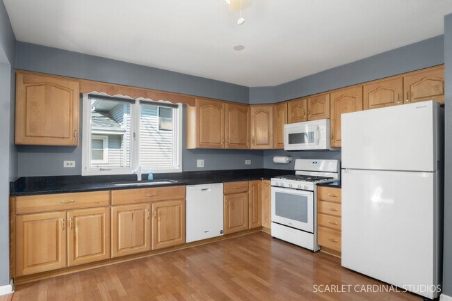 Building Photo - 1407 Wilson Ave