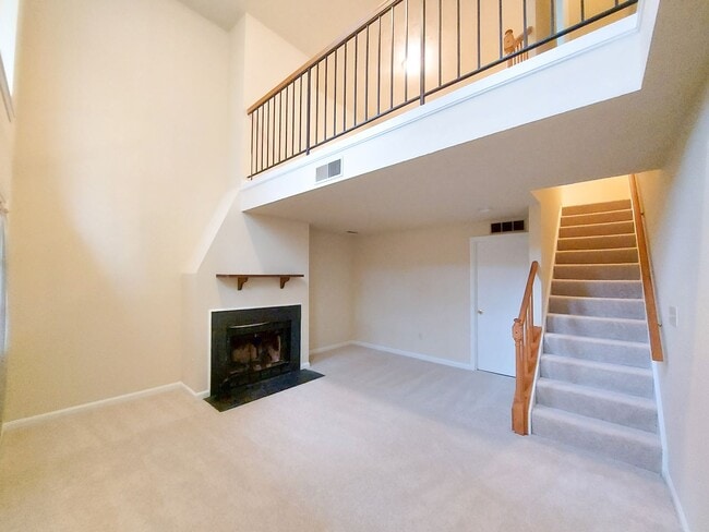 Building Photo - Beautiful 2BR 2BA Townhouse in Germantown ...
