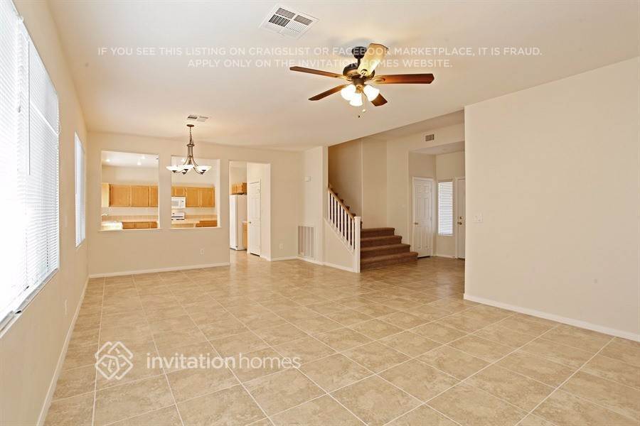 Building Photo - 2515 Wellworth Ave