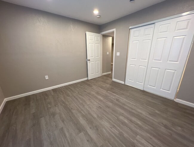 Building Photo - 3 Bed 1 Bath in Denver's Elyria Swansea Neighborhood