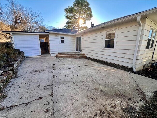 Building Photo - 436 E Prospect St