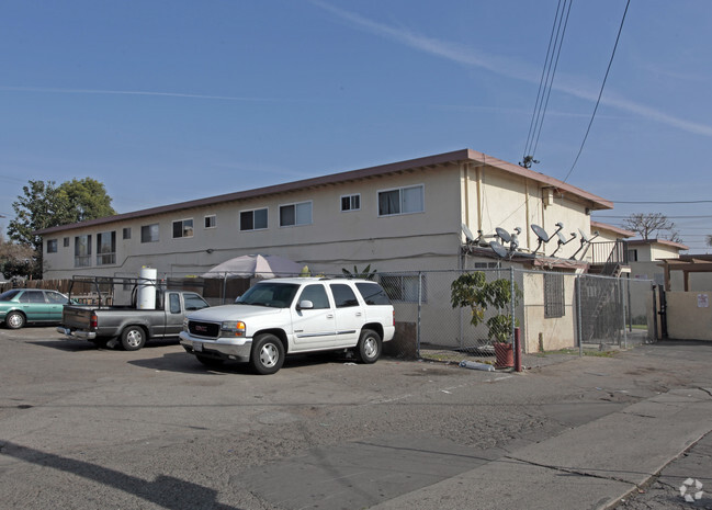 Primary Photo - 10442 Lampson Avenue