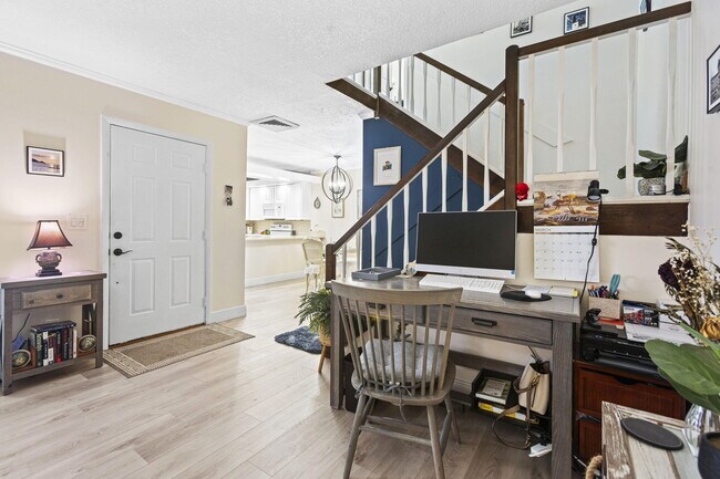 Building Photo - 5674 SE Riverboat Dr