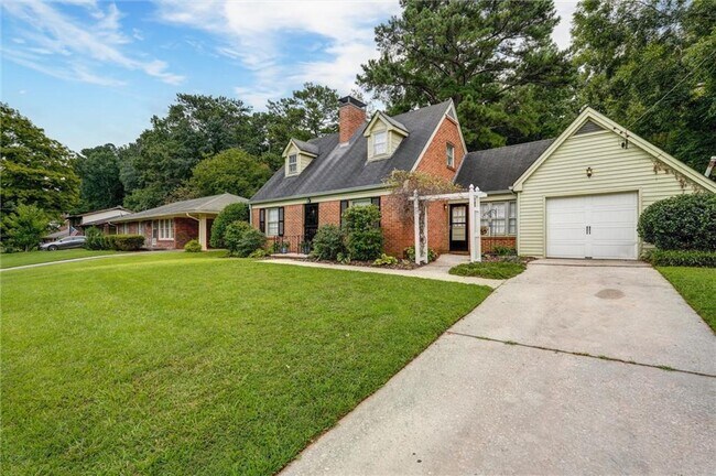 Building Photo - 2955 Delcourt Dr