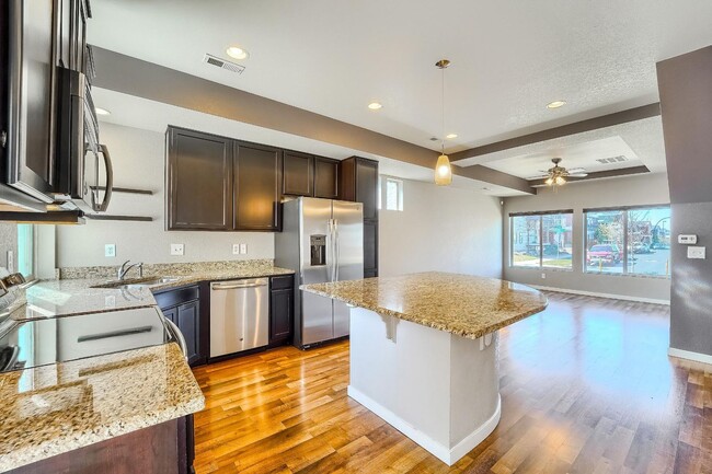 Building Photo - 3 Bedroom single family home in Denver