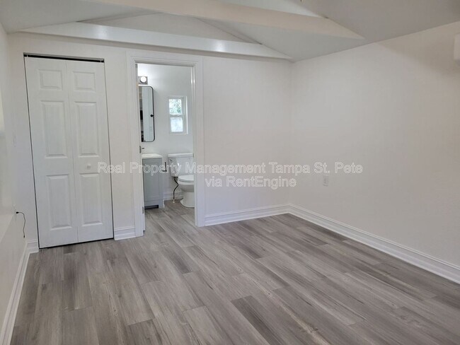 Building Photo - 5034 2nd Ave S