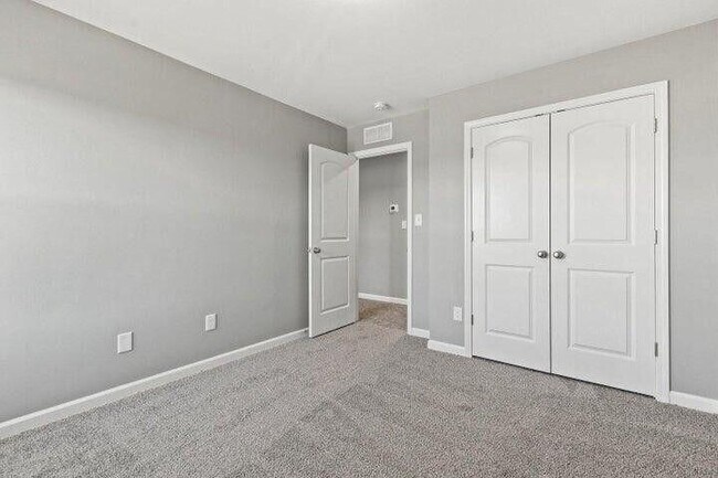 Building Photo - 245 Parker Pl