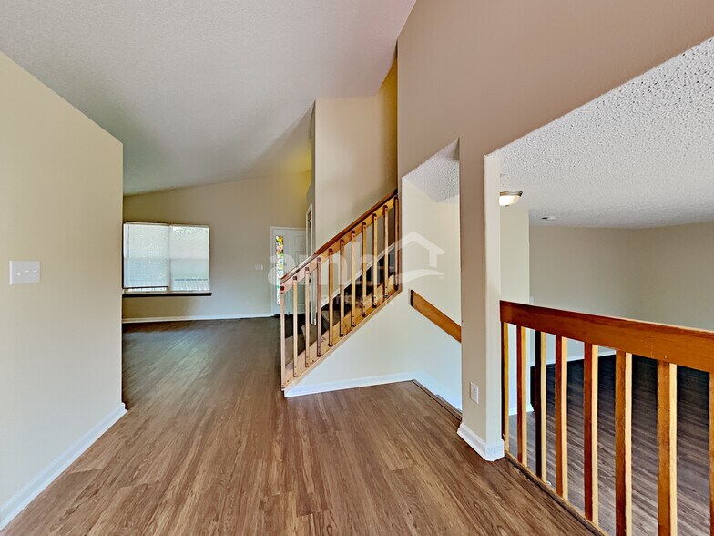 Building Photo - 13373 Mariposa Ct