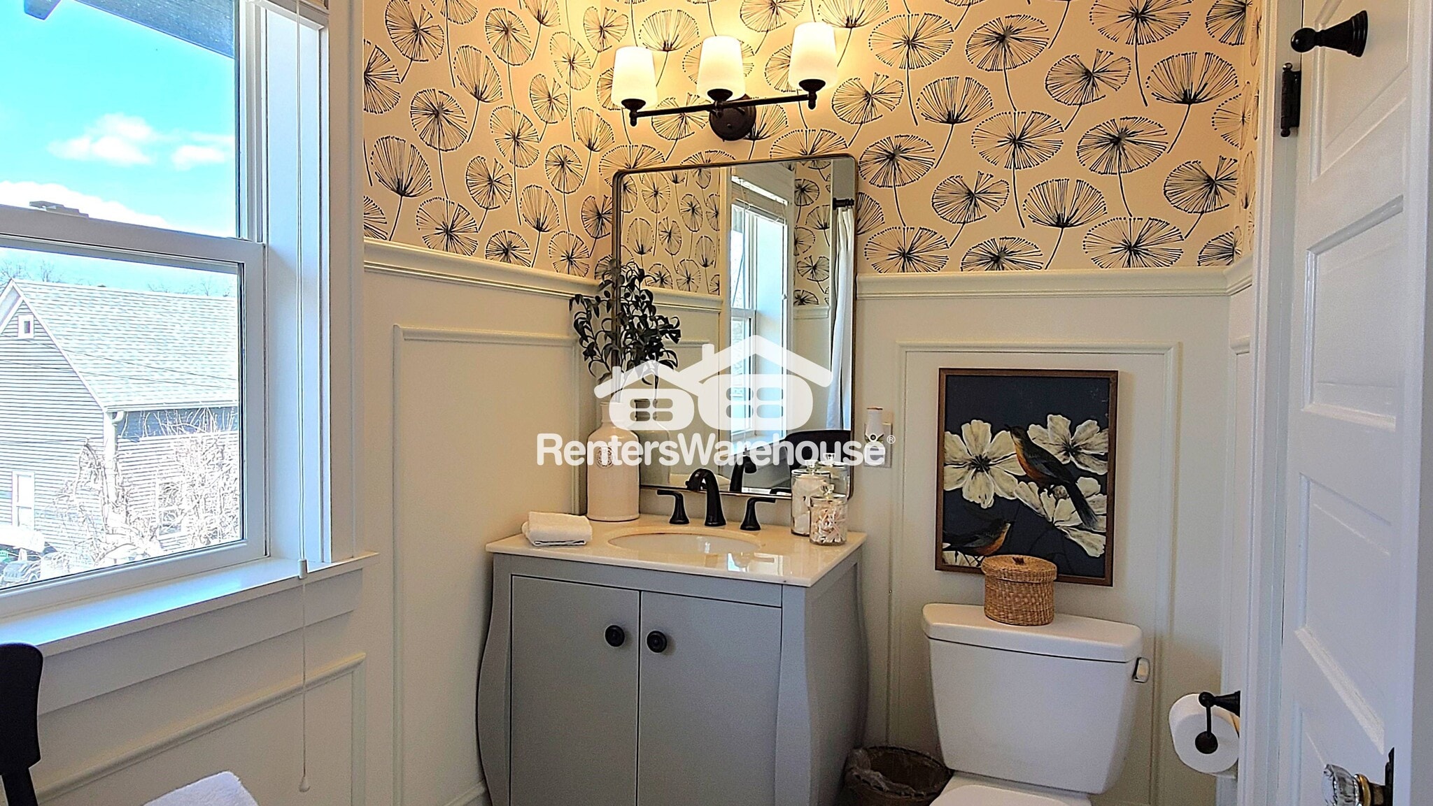 Building Photo - 421 Locust St