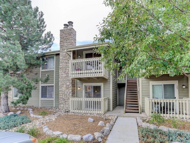 Front - 4400 S Quebec St