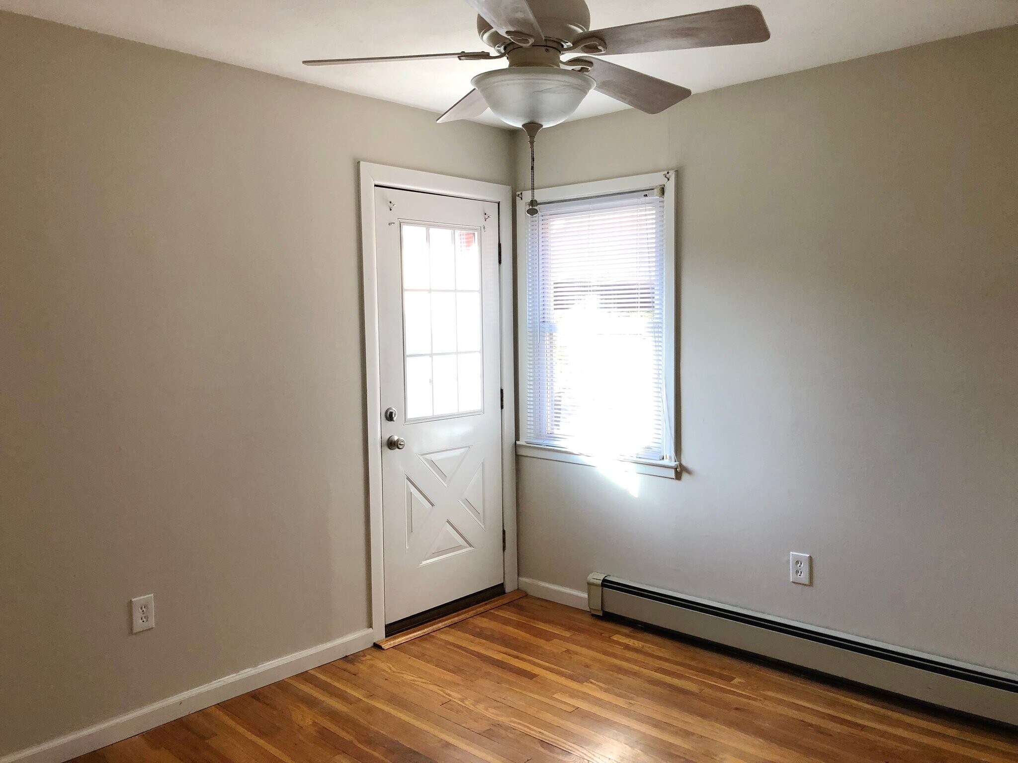 Building Photo - 9 Graywood Rd