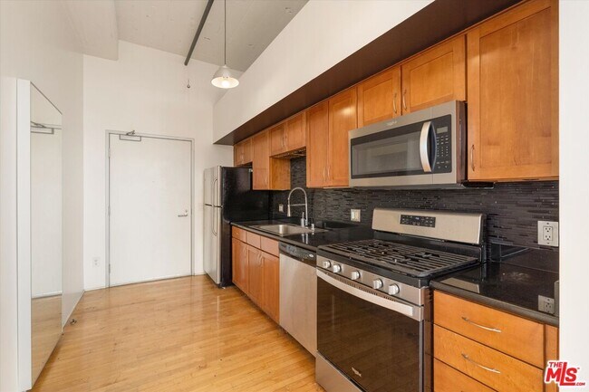 Building Photo - 420 San Pedro St