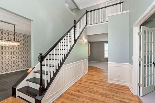 Building Photo - Stunning 6 Bed 3.5 Bath Carmel Home With Finished Basement an Fenced Yard!
