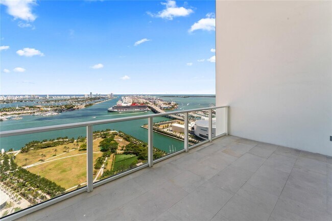 Building Photo - 1040 Biscayne Blvd