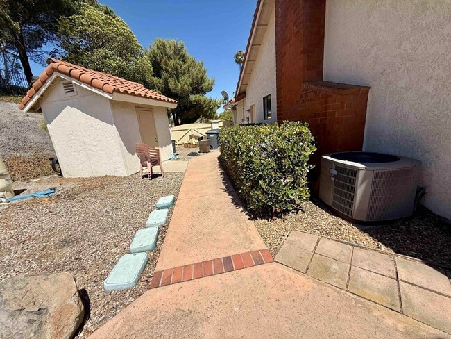 Building Photo - 2237 Eucalyptus Ave