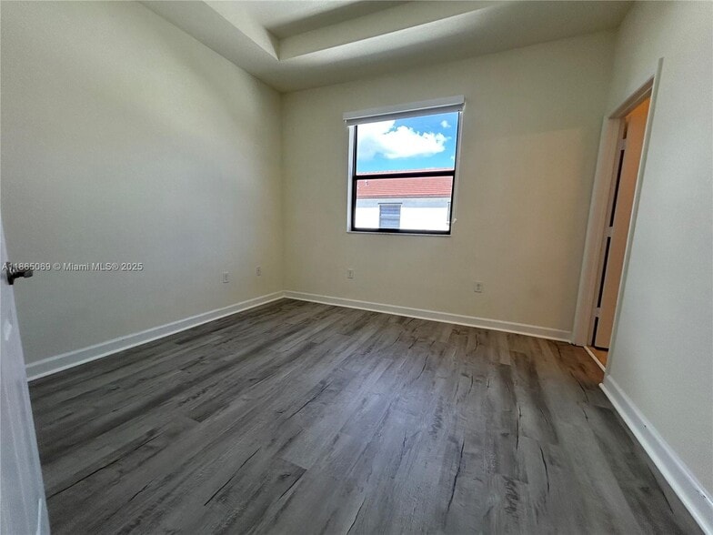 Building Photo - 10622 W 33rd Way