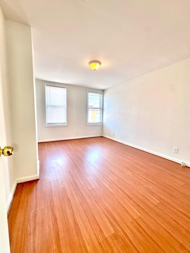 Building Photo - 2432 Etting St