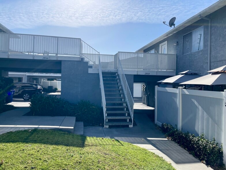 Building Photo - 28164 Robin Ave