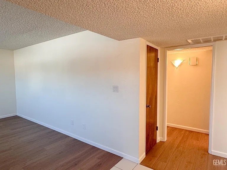 Building Photo - 2705 Parkfield Ct