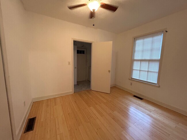 Building Photo - Highland Park II