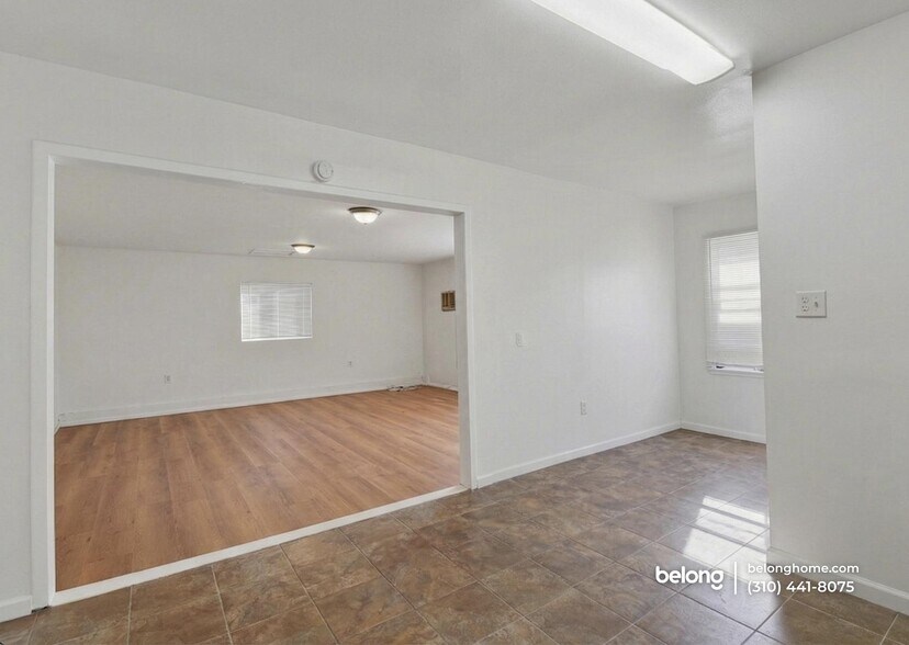 Building Photo - 18601 Keswick St